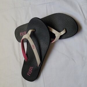 FLOJOS Sandals. White Straps. Size 8 for Women.